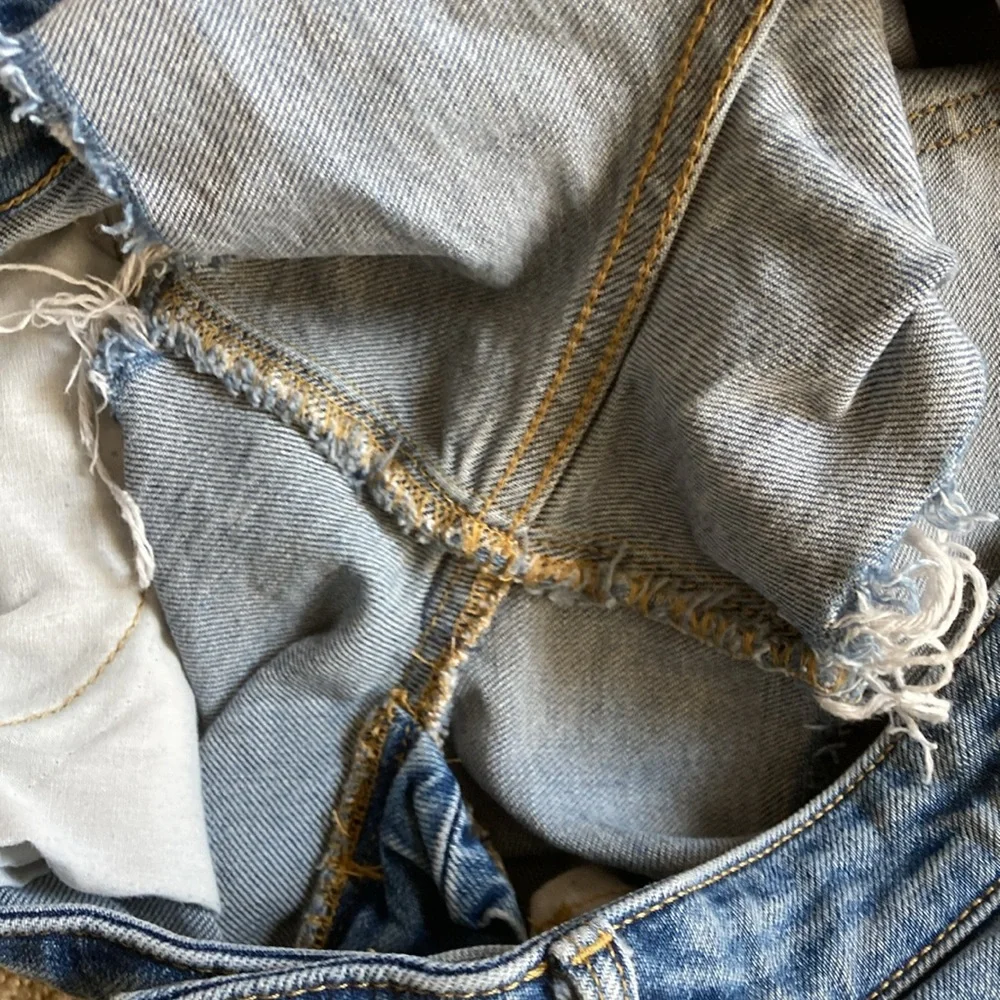 H&M L.O.G.G. Jean Shorts Denim Style Blue 3” Shag Cutoff Size 8 Like New MIDI